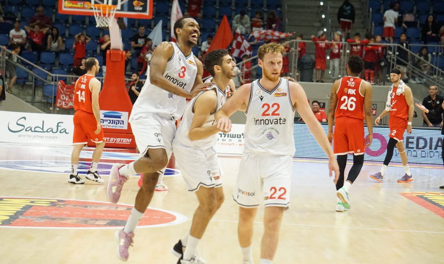 צפו: מקום ראשון במצעד עם סל הבכורה