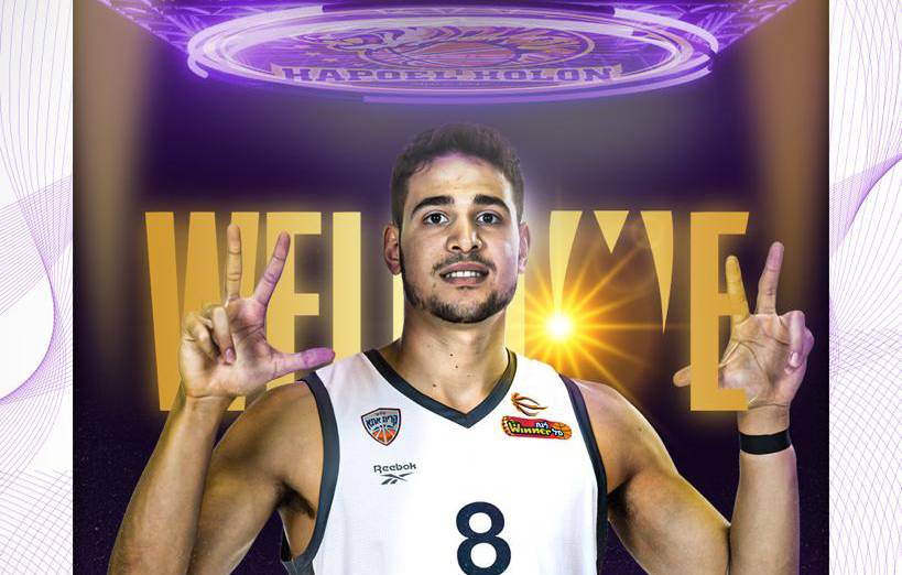 נודד למרכז: יותם חנוכי חתם בחולון