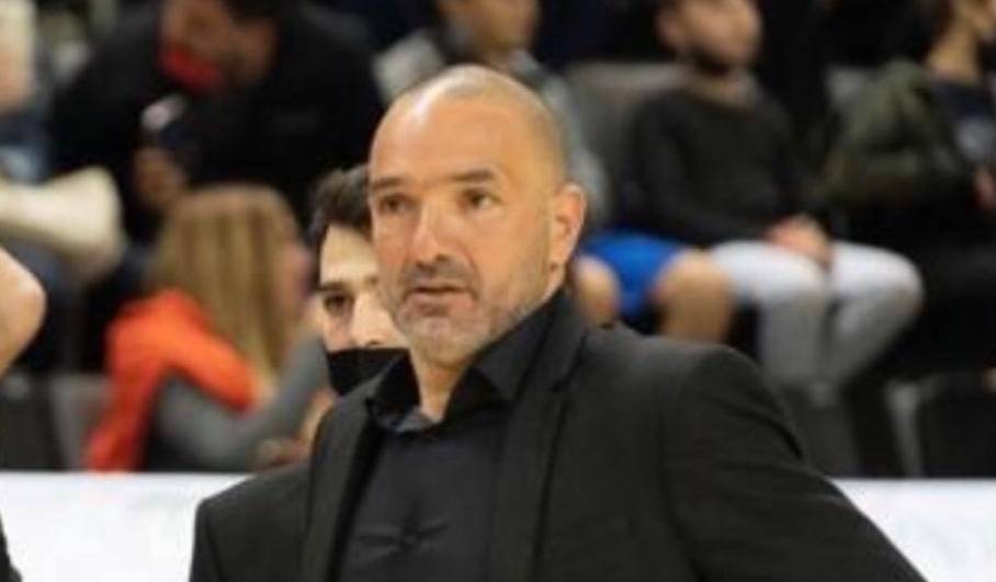 אילן עמר ממשיך על הקווים בהפועל חיפה