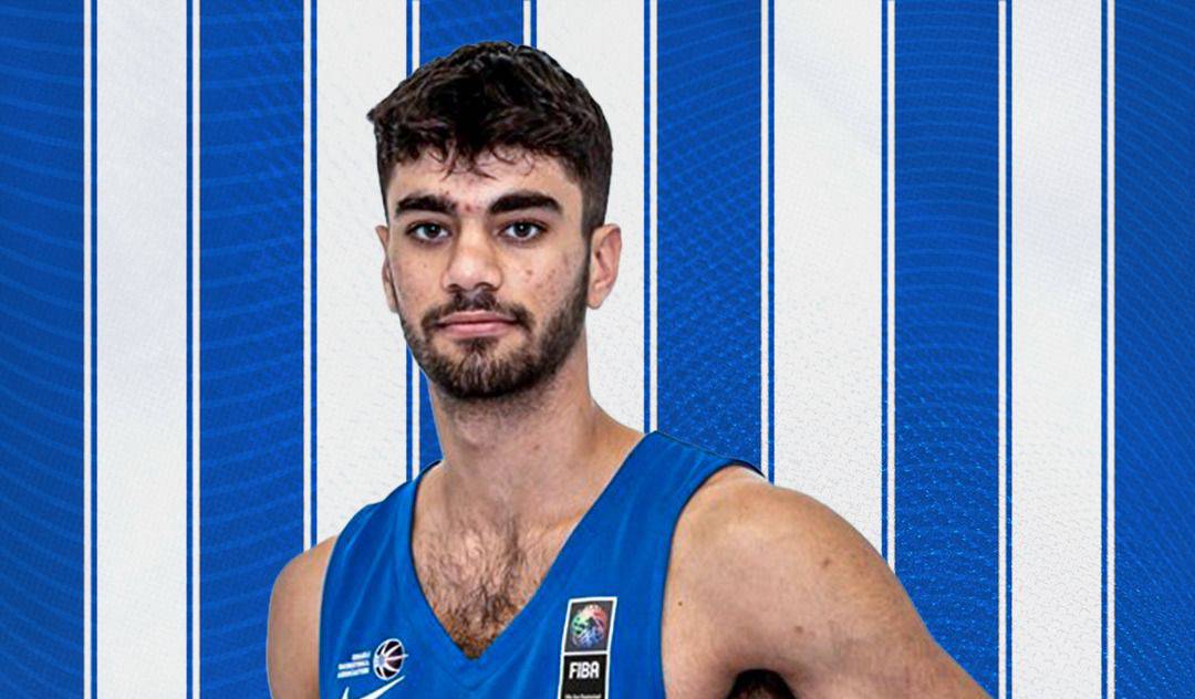 שוהם גת חתם בבני הרצליה עד 2026