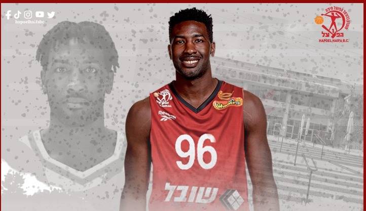 דריו האנט משלים את מצבת הזרים בכרמל