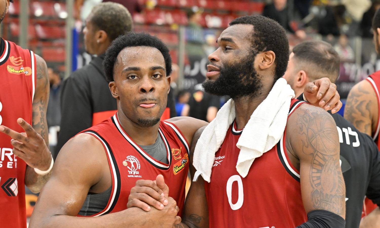 צפו: הצגה של אלן והיקי בניצחון באילת