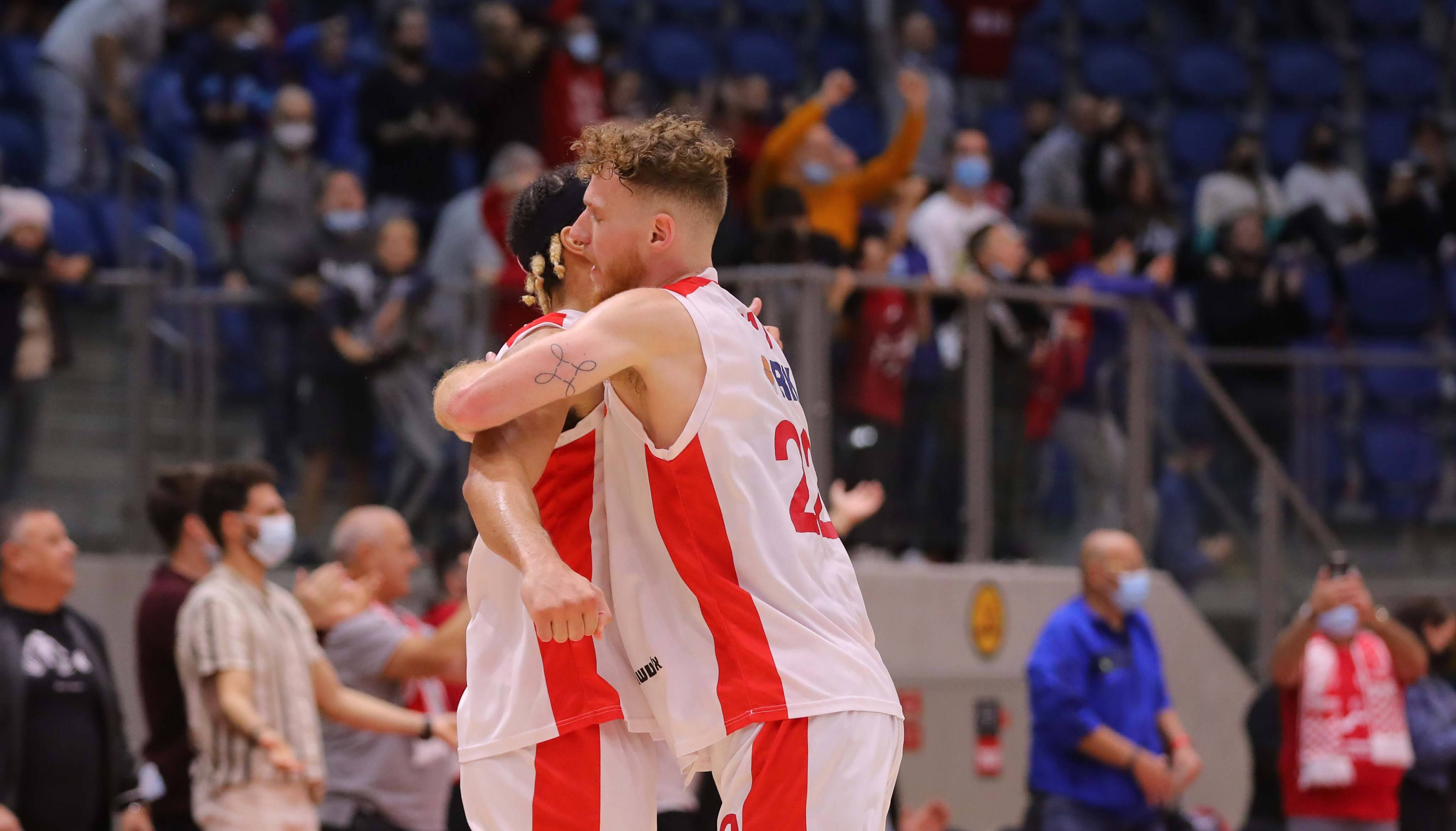 צפו: שיא עונתי לזיס בניצחון בית חשוב