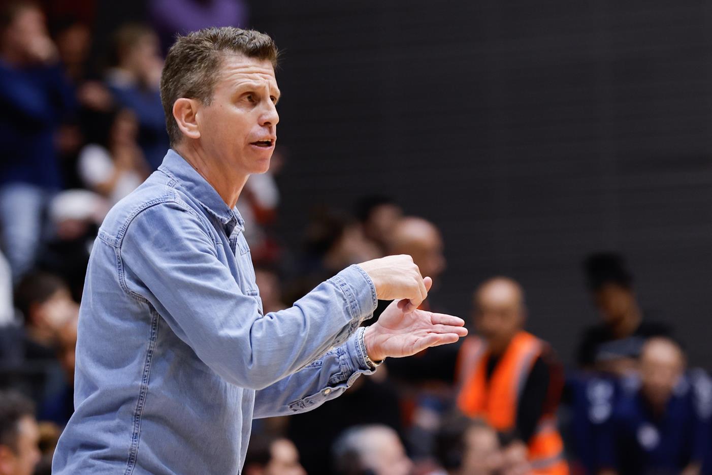 שרון אברהמי חתם בקריית אתא עד 2026