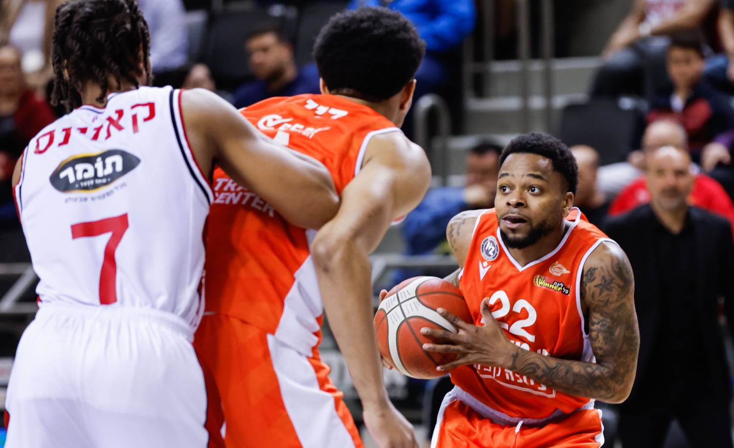 צפו: כמעט טריפל דאבל לדי.ג'יי קופר