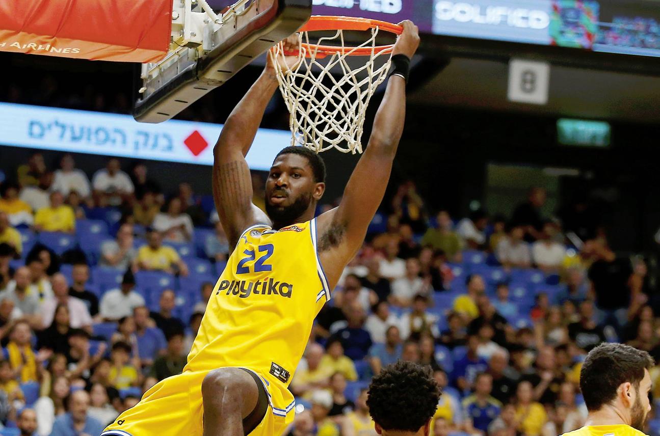 צפו: אלכס פוית'רס מוכן למפגש עם האלופה