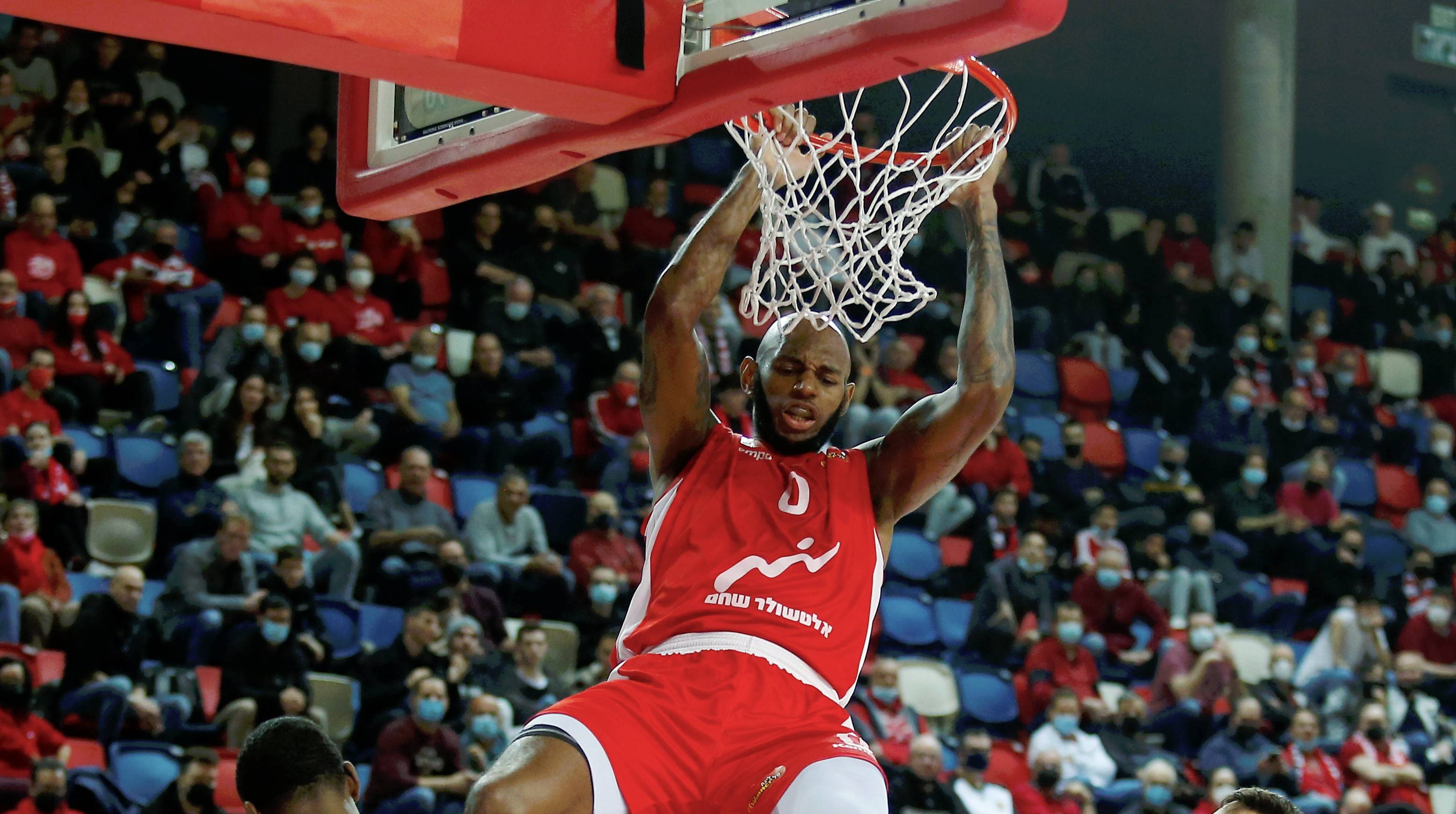 צפו: ערב גדול לדרק פארדון מתחת לסלים