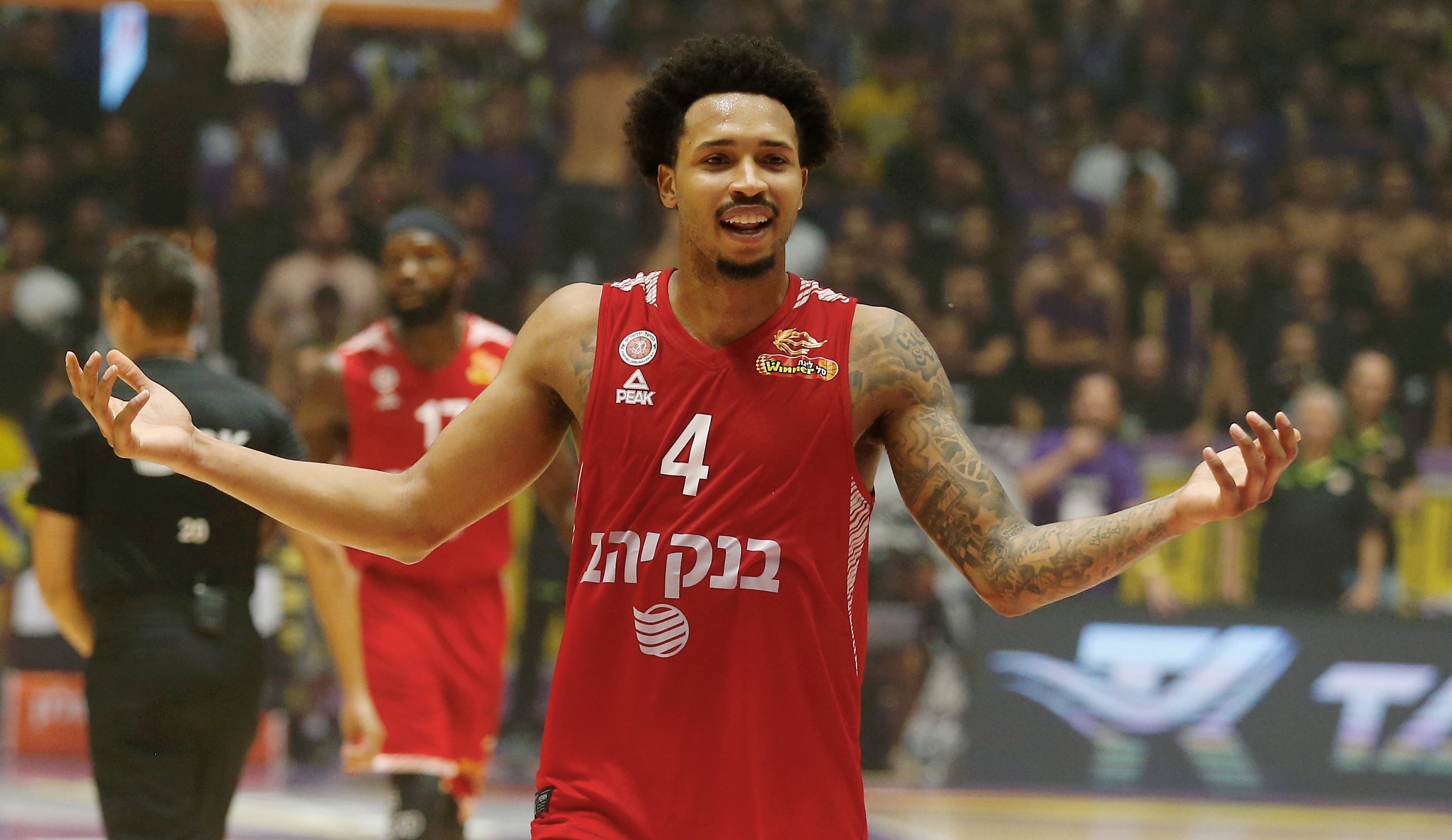 צפו: ג'יילן אדאמס שוב להט בהיכל טוטו