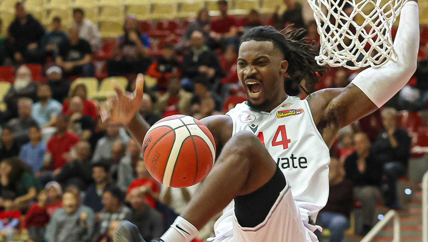 צפו: חגיגה אווירית נוספת לצ'אד בראון