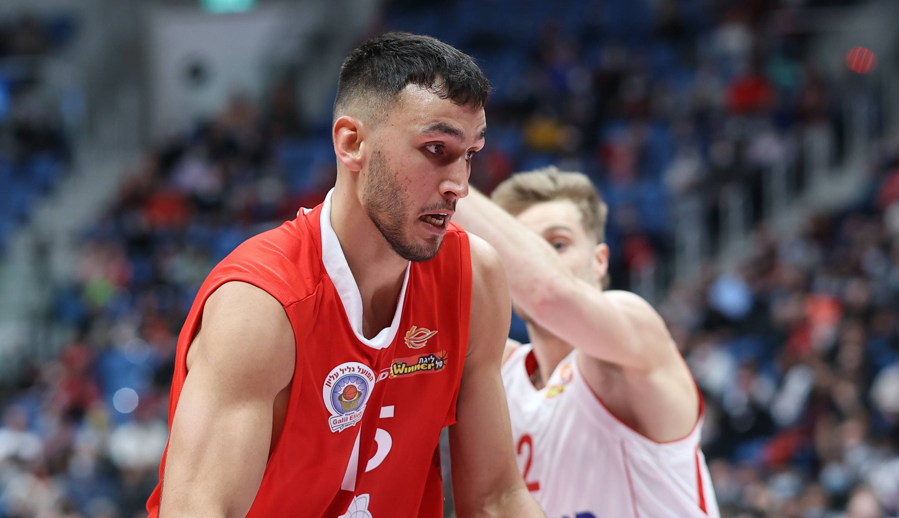 צפו: נמרוד לוי התחמם לקראת הנבחרת