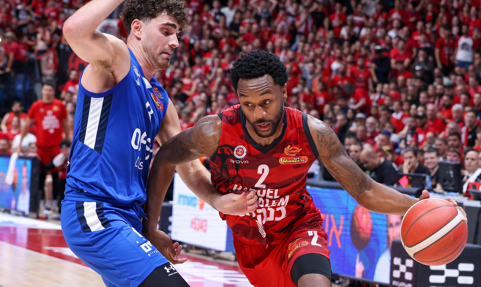 צפו: התעלות של ליוואי רנדולף במשחק 3