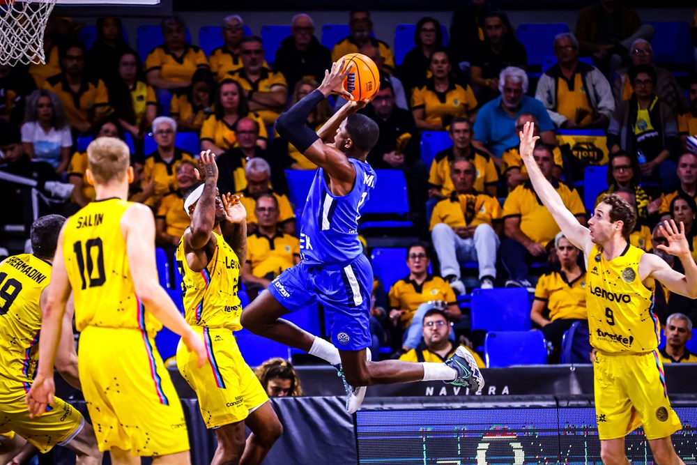 צ'מפיונס: הפסד שישי ברצף למחזיקת הגביע