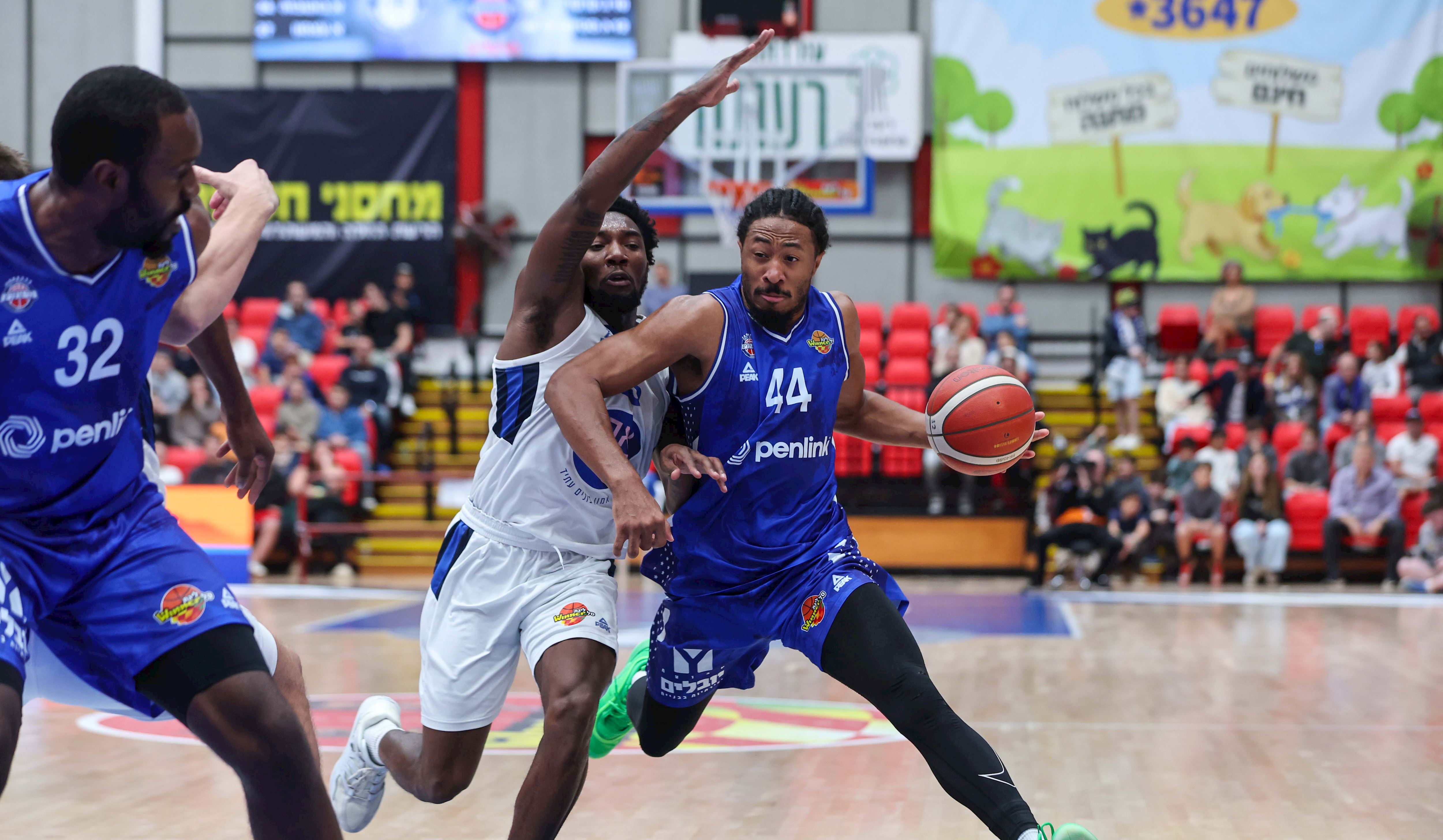 מחזור 8: מכבי רעננה – בני הרצליה 107:96