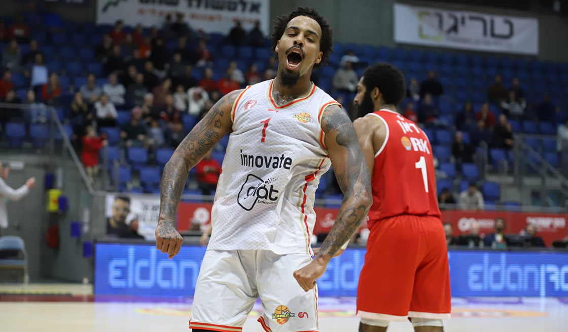 אברהמי ושחקניו פתחו סיבוב ברגל ימין