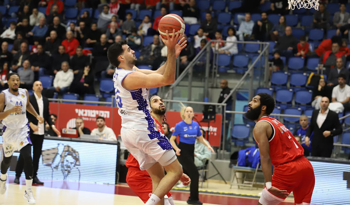 ניצחון שלישי ברצף לחבורה של אורלנד