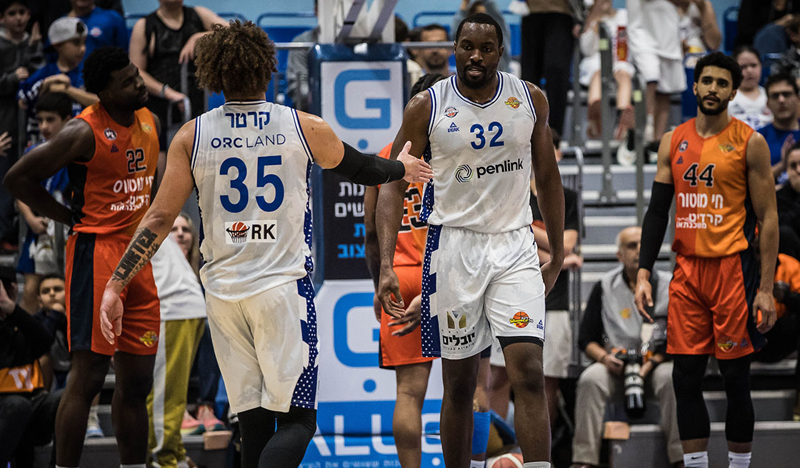 רבע לארבע: ניצחון רביעי רצוף לאורלנד