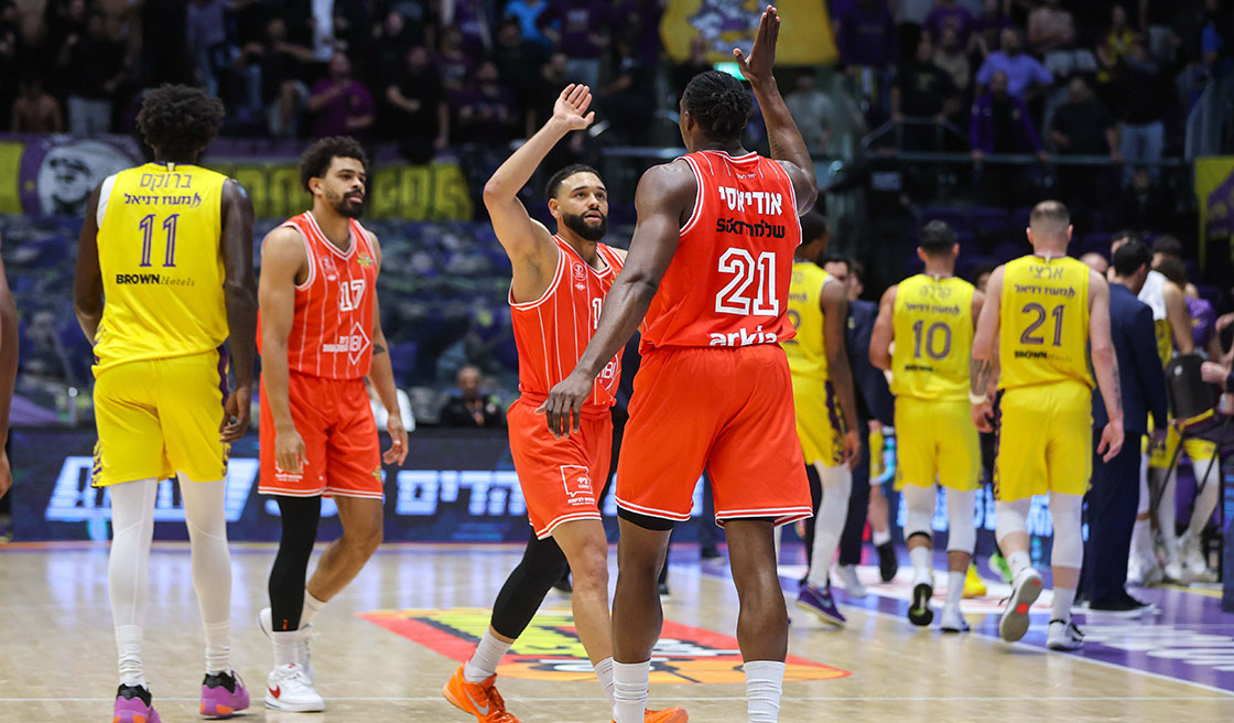 ניצחון היסטורי לאדומים בהיכל טוטו