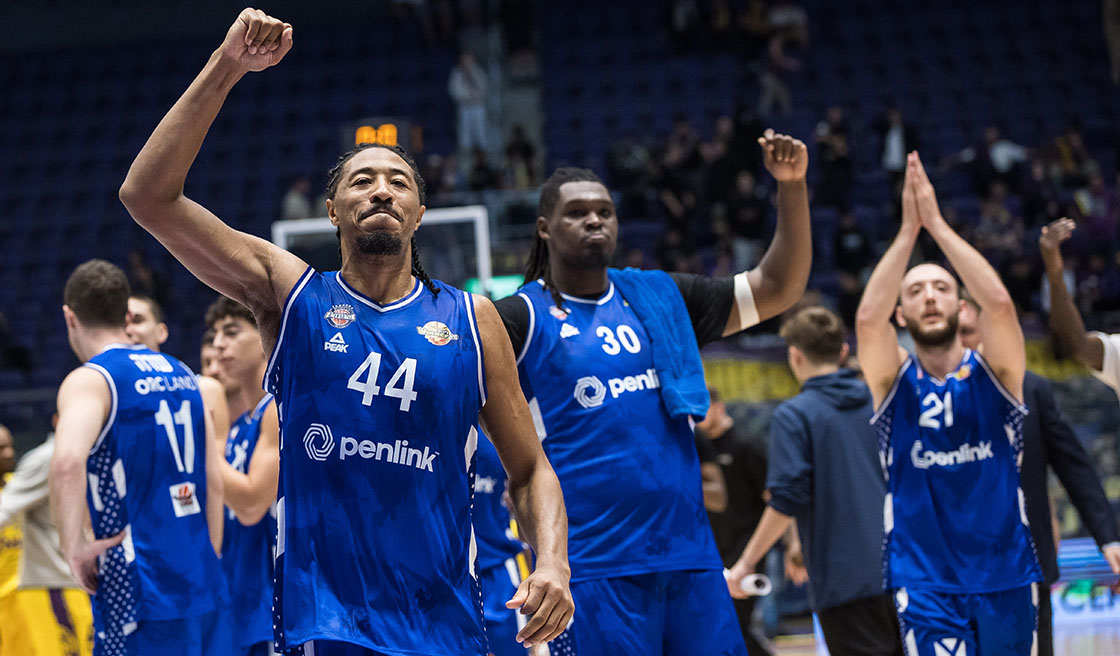 בשיאם: ניצחון שביעי רצוף לאורלנד וחניכיו