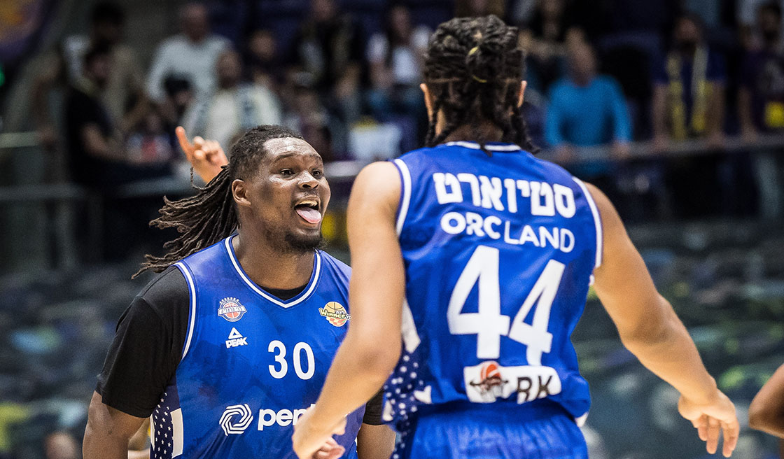 בשיאם: ניצחון שביעי רצוף לאורלנד וחניכיו