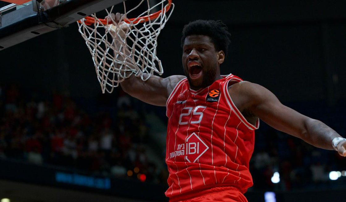 יורוליג: ניצחון לאדומים בערב היסטורי