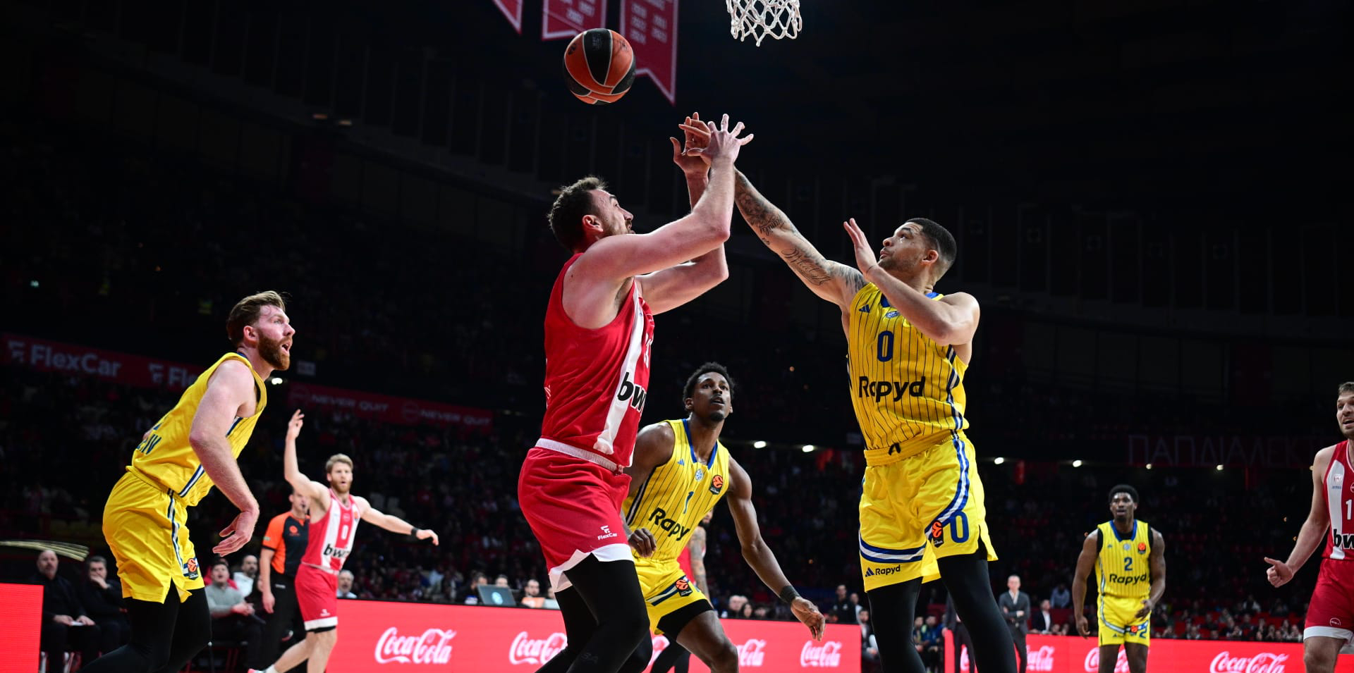 יורוליג: קאמבק צהוב לא הספיק בפיראוס