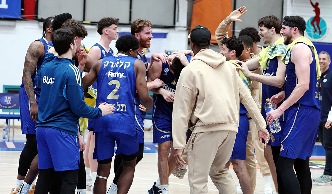 ערב נדיר ללביא, הצהובים טיפסו לפסגה