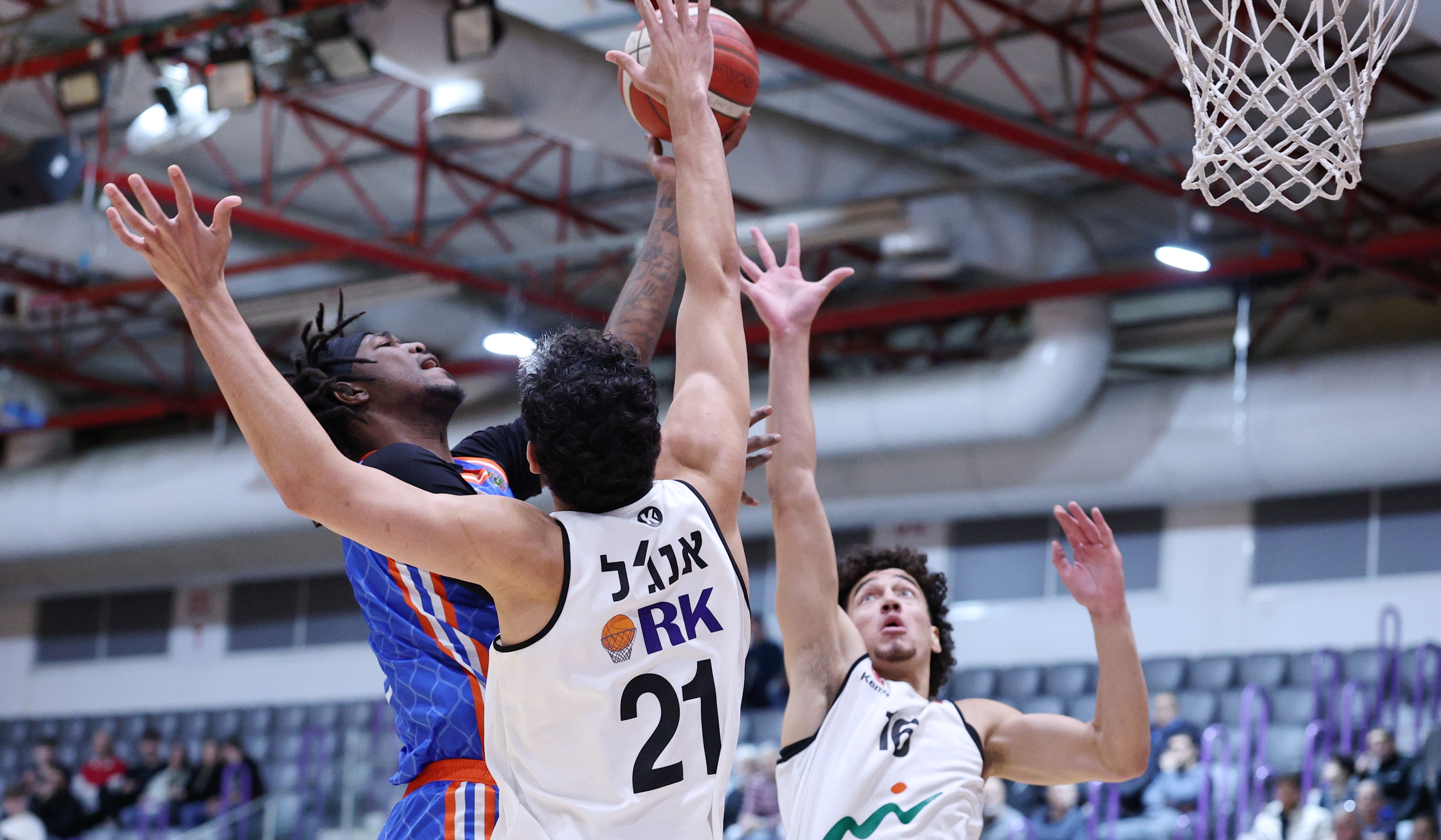 Round 11: Maccabi Ramat Gan - Hapoel Be'er Sheva Dimona 92:97