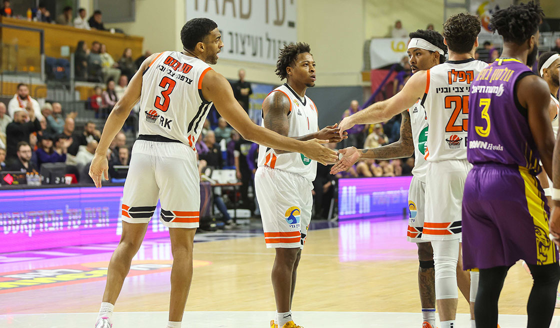 בתמונת הגביע: ניצחון רביעי רצוף לכתומים