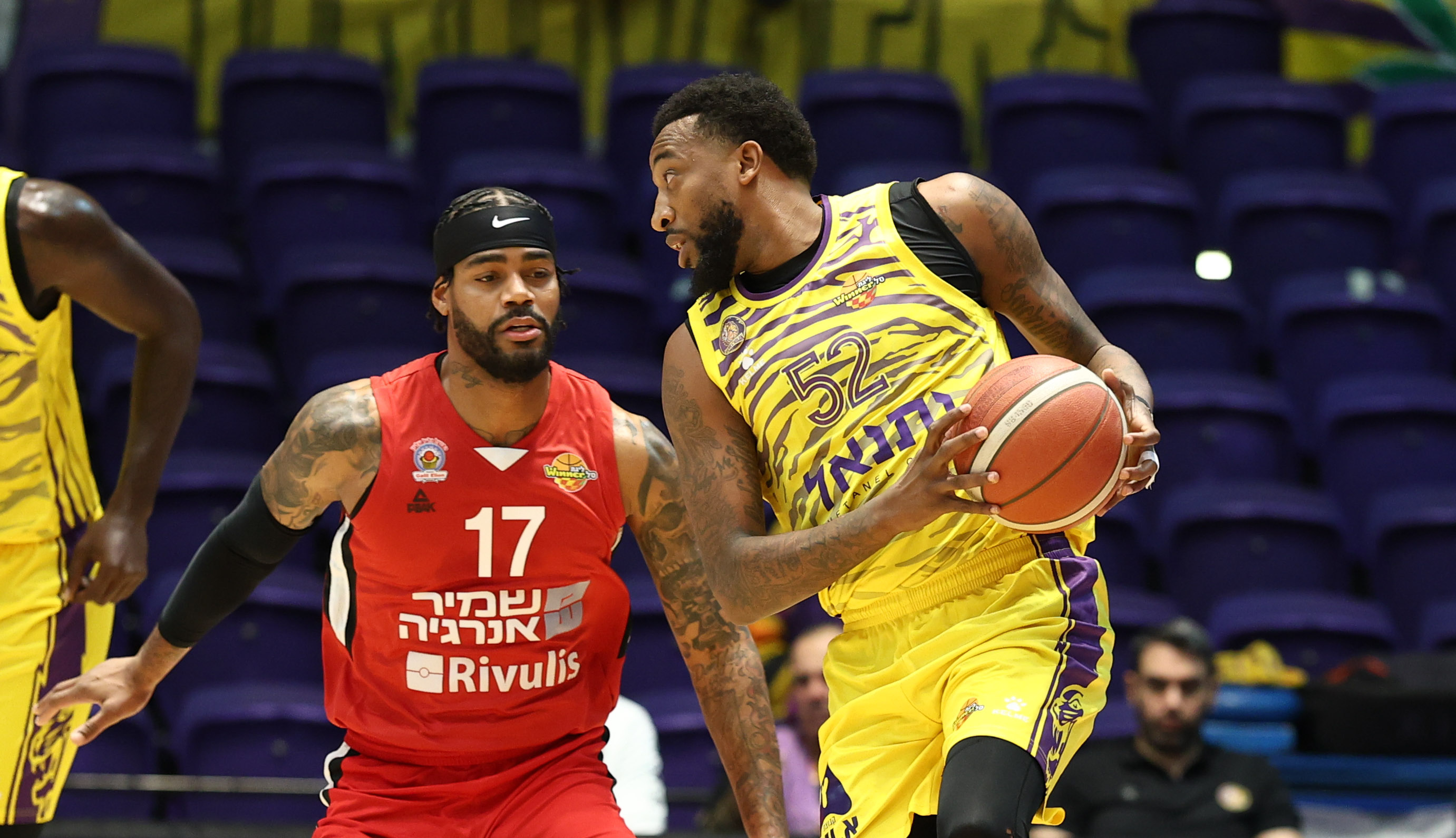 מחזור 8: הפועל חולון – הפועל גליל עליון 82:92