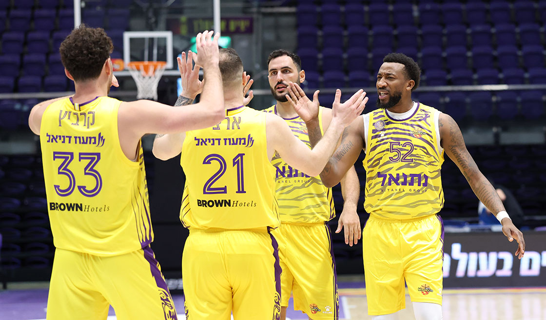 הסגולים פתחו קמפיין אירופי בניצחון