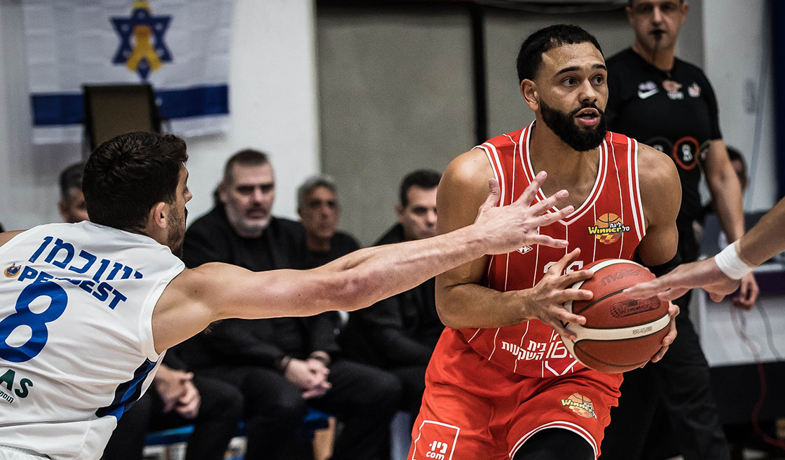 מחזור 4: מכבי רעננה - הפועל תל אביב 89:72