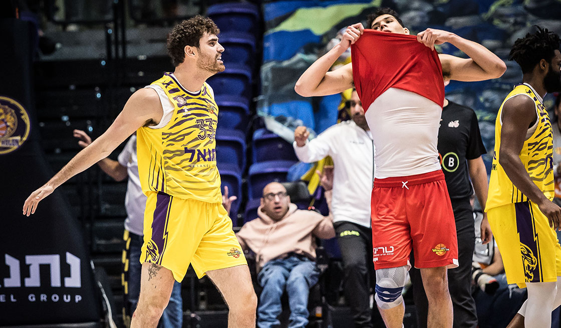 בתום מותחן: הסגולים עלו למאזן 1:4