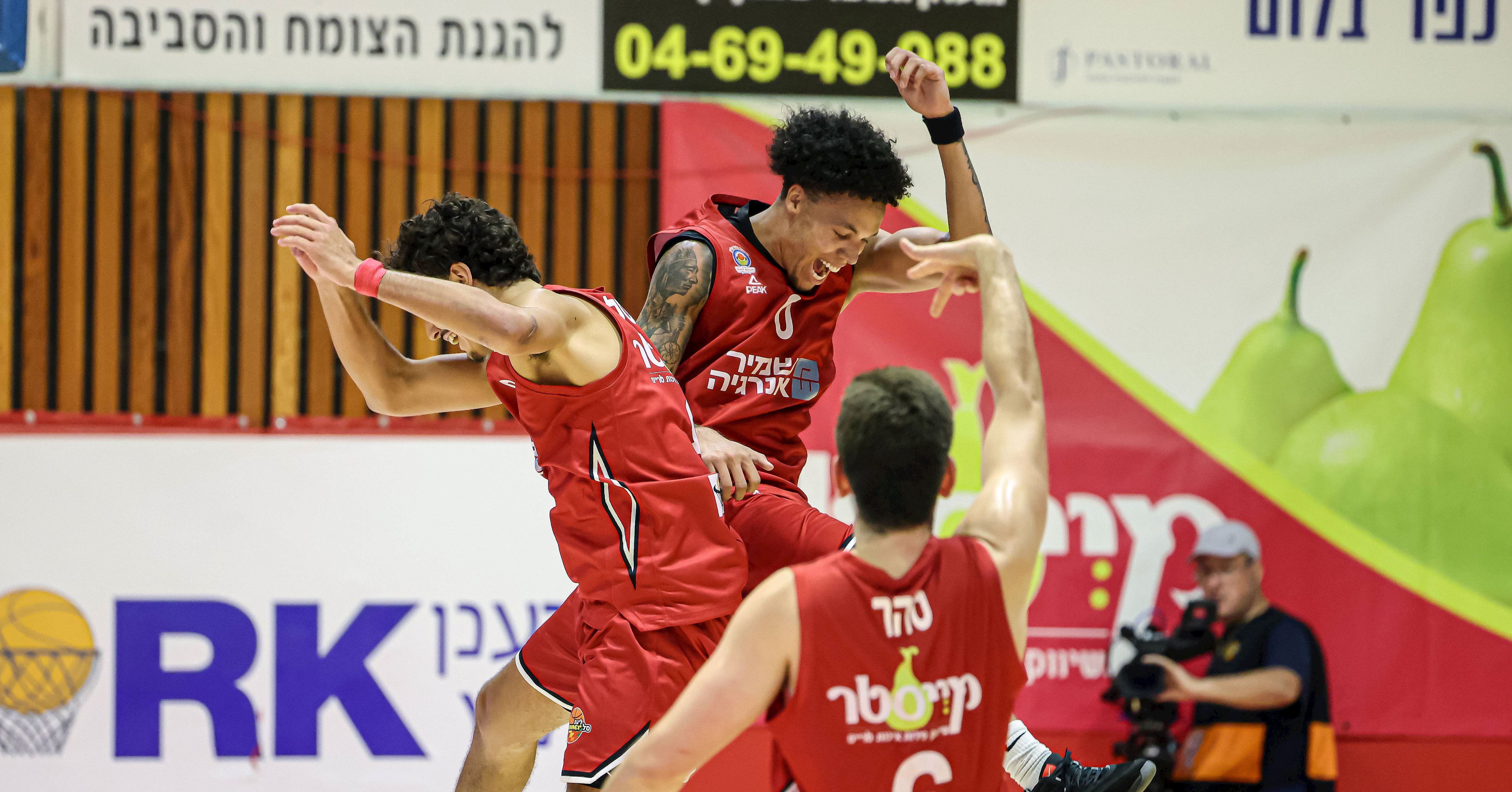 מהפך לחבורה מכפר בלום בדרך לרבע הגמר