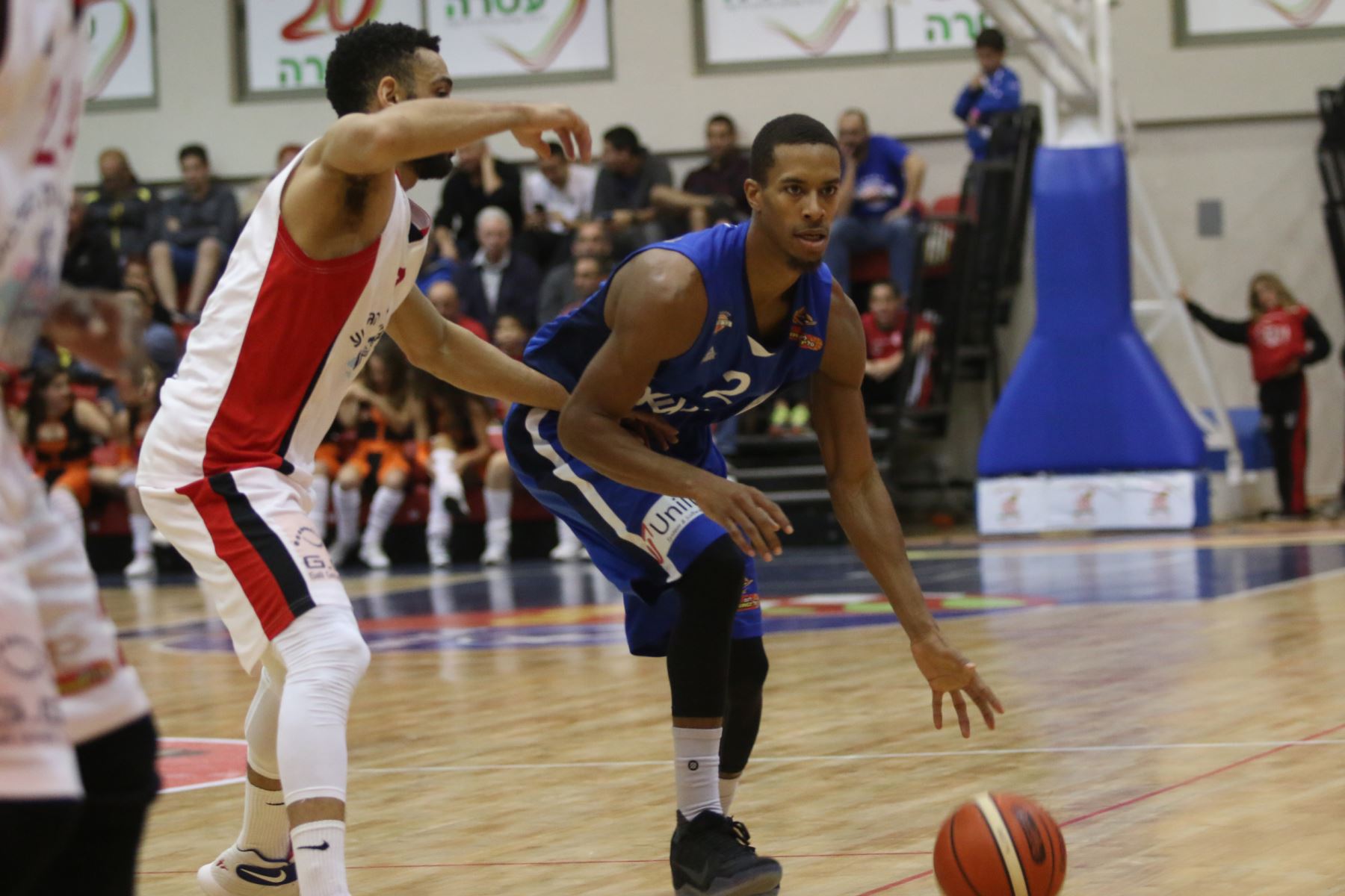 מצטיין המחזור השמיני: סטיבן דניס