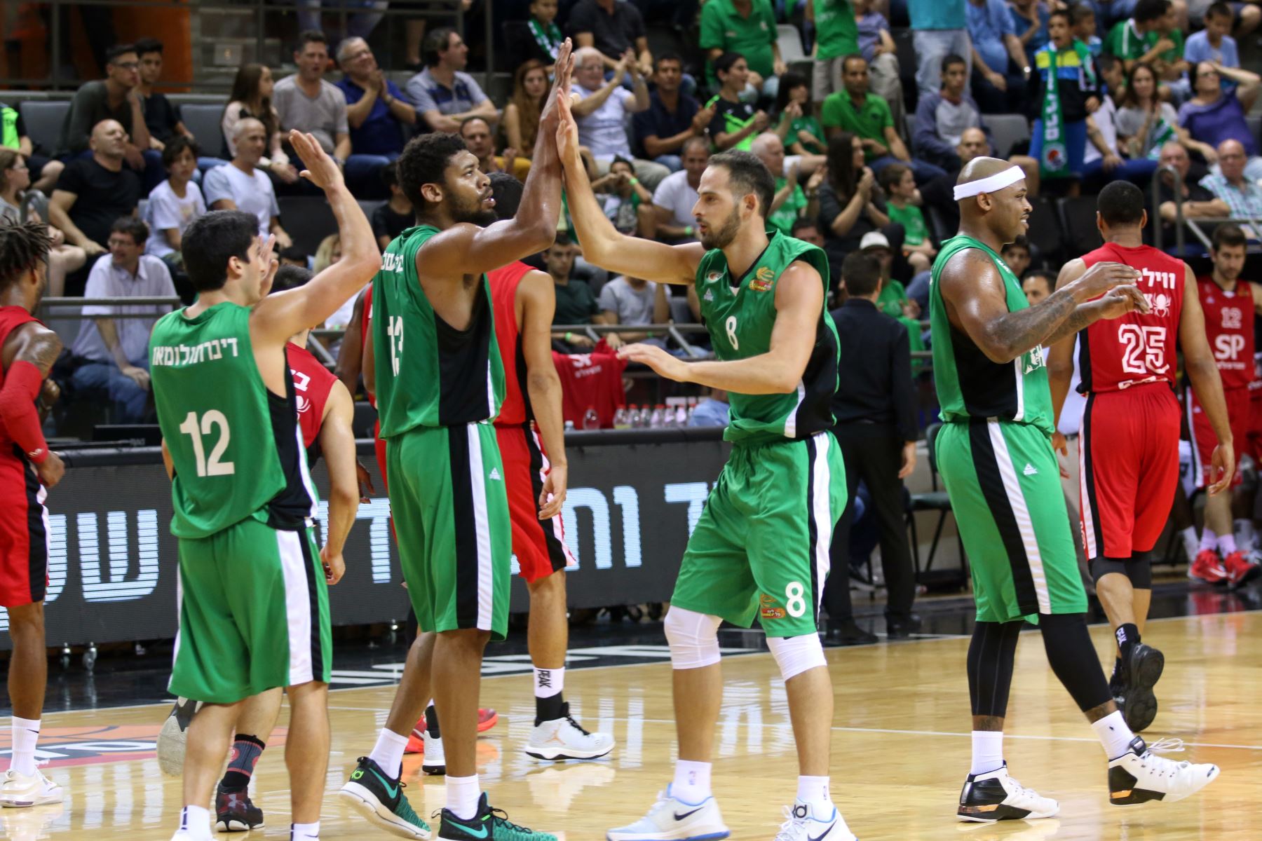 הערב: הירוקים מגיעים לפיס ארנה