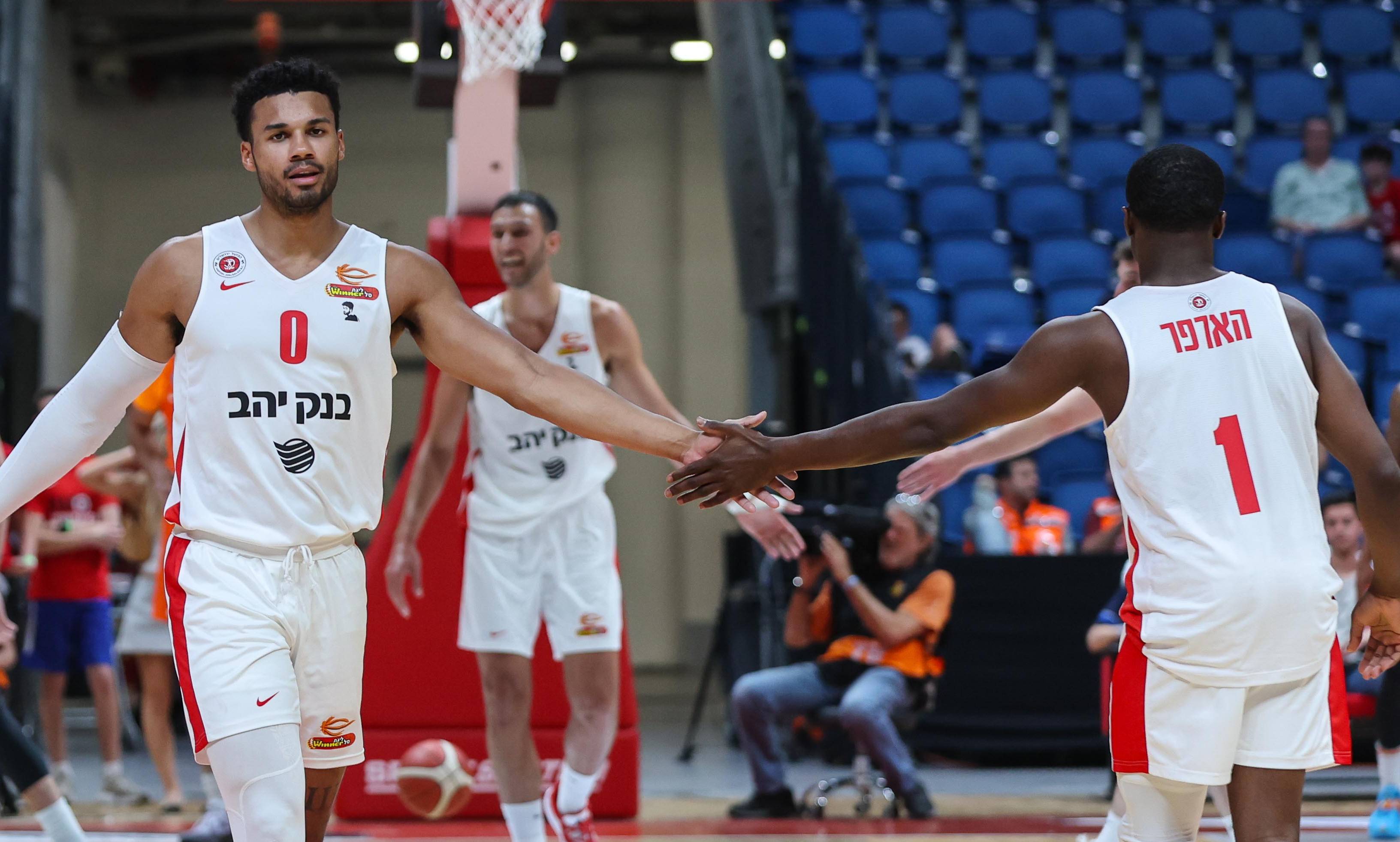 הערב: שתי זוכות עבר נפגשות בפיס ארנה