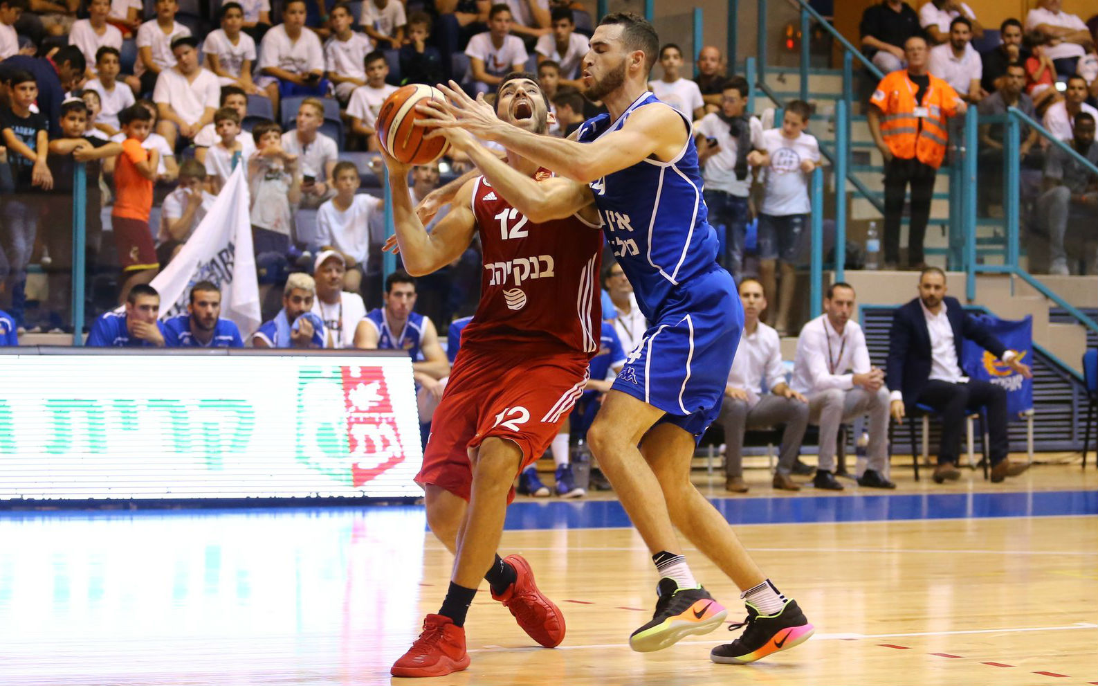 עובר דרומה: רפי מנקו הושאל לאילת